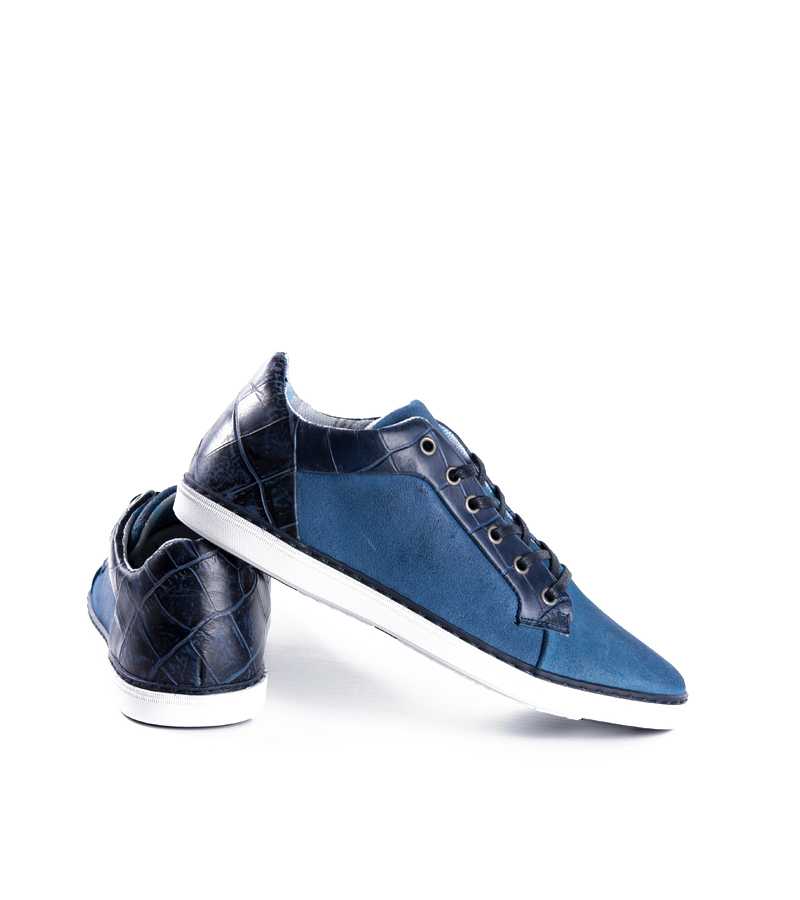 Beyond react blue sneaker3