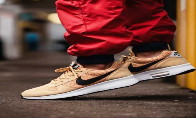 ترند محبوب امسال؛ کفش سفید دخترانه برای هر موقعیت